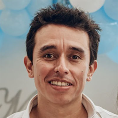 Julian-Henao-Square